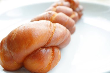 Plaka üzerinde Çince aperatifler