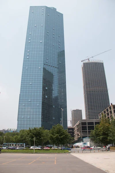 Edificio Alto Con Fachada Vidrio — Foto de Stock