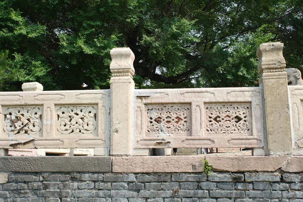 Stone Railing Trees — Stock Photo, Image