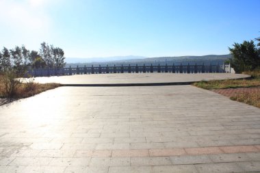 Göl tarafından inşaat sitesi