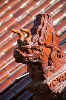 Tanrı canavar yakın çekim oyma