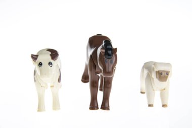 Plastik oyuncak çiftlik hayvanları