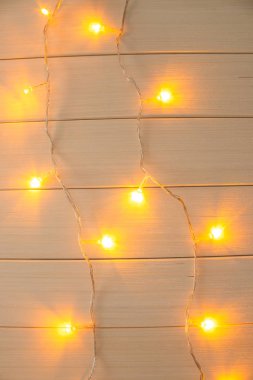 Noel renkli sicim ışıkları