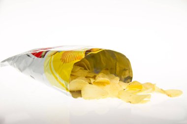 Çantada patates cipsi var.