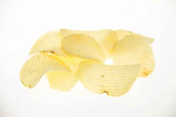 Kartoffelscheiben Auf Weißem Hintergrund — Stockfoto