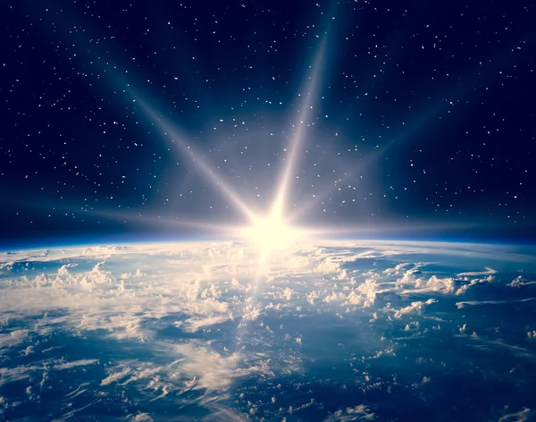 Soluppgång på jorden. Elementen i denna bild möblerad av NASA. — Stockfoto