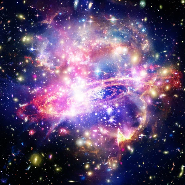 Удивительный вид на галактику и звезды. Элементы этого образа — стоковое фото
