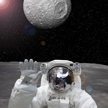 Güneş dışı gezegen ve üzerinde astroanut. Bu hayal unsurları