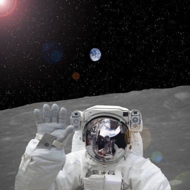 Astronot Ay 'da. Bu görüntünün elementleri NASA tarafından desteklenmektedir