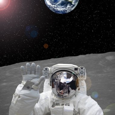 Astronot Ay 'da. Bu görüntünün elementleri NASA tarafından desteklenmektedir