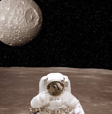 Gezegen yüzeyindeki astronot. Bu görüntünün elemanları furn
