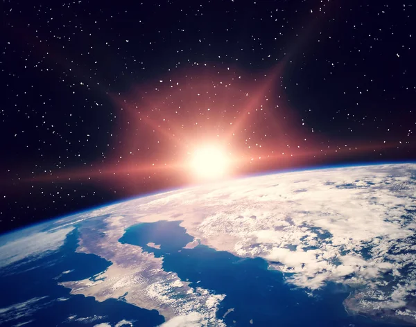 Sunflare och jorden från rymden. Elementen i denna bild Fu — Stockfoto