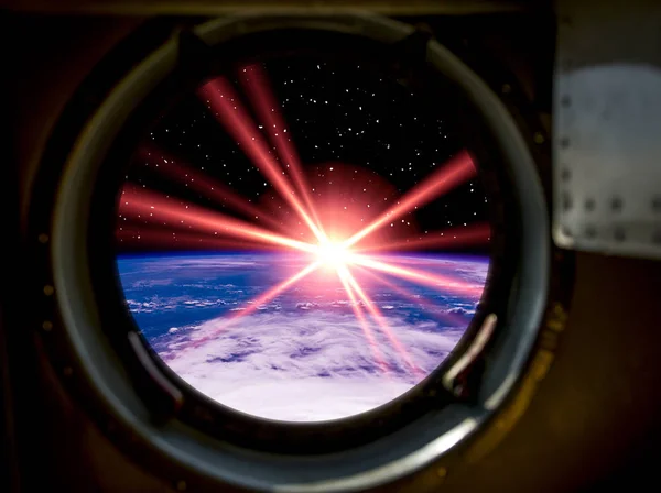 Hermoso amanecer desde el espacio. Vista desde la nave espacial. Elementos de —  Fotos de Stock