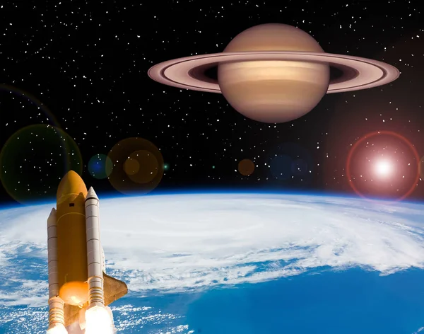 Rakieta i Saturn nad ziemią. Kosmosu. Elementy tego — Zdjęcie stockowe