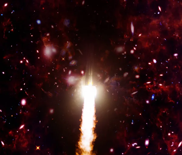 Um conto de foguetes escondido no espaço exterior. Galáxia profunda. O elema — Fotografia de Stock