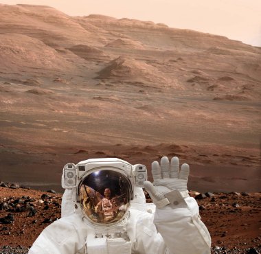 Mars'ta astronot selfie'si. Bu görüntünün elemanları b döşenmiş