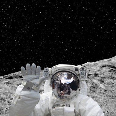 Astronot Ay 'da. Bu görüntünün elementleri NASA tarafından desteklenmektedir
