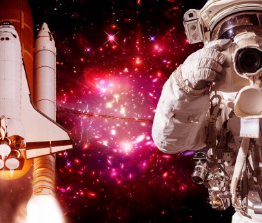 Kamera ve roket (mekik) ile Astronot. Bunun unsurları