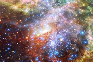 İnanılmaz bir galaksi. Yıldızlar, nebula ve gaz. Bu hayal unsurları