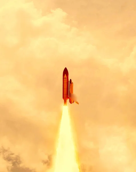 Une fusée. Les éléments de cette image fournis par la NASA . — Photo