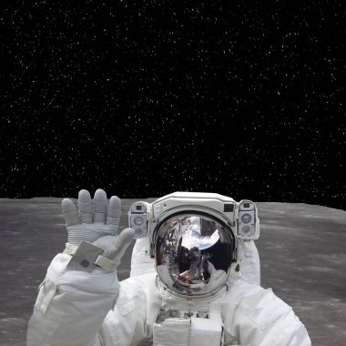 Astronot Ay 'da. Bu görüntünün elementleri NASA tarafından desteklenmektedir