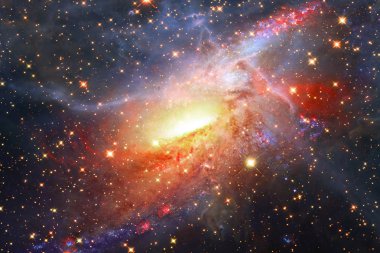 İnanılmaz bir galaksi. Yıldızlar, nebula ve gaz. Bu hayal unsurları