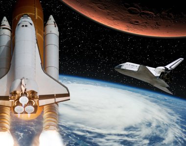 Roket dünyadan Mars'a uçuyor. Mekik uzakta. El