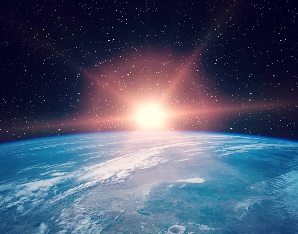 Сонячне світло і земля з космосу. Елементи цього зображення fu — стокове фото