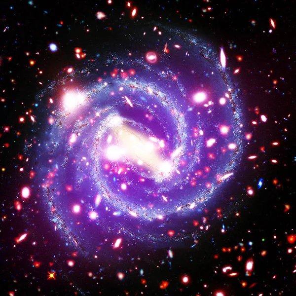 Nebula ve uzaydaki galaksiler. Bu görüntünün öğeleri