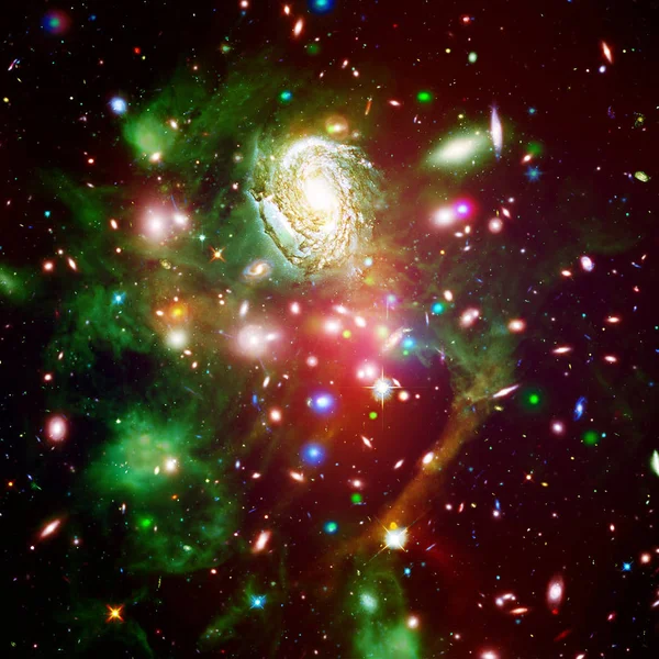 Старфілд, галактики і спалахи. Елементи цього зображення пухнасті — стокове фото