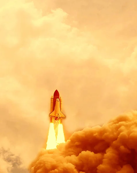 火箭。这张由美国宇航局提供的图像的元素. — 图库照片
