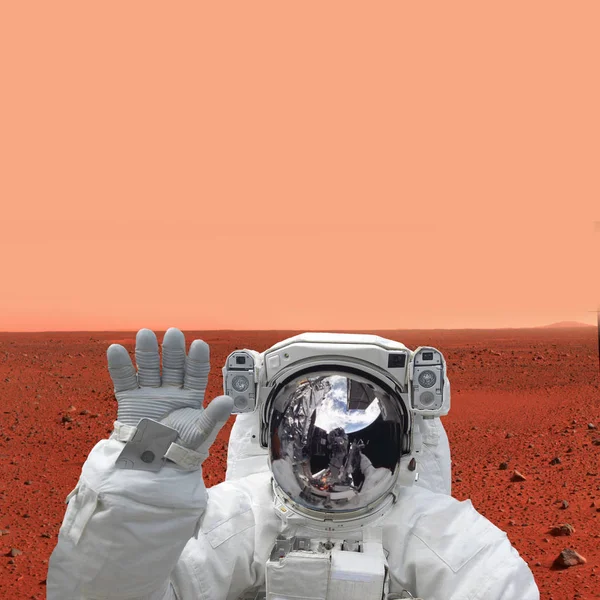 宇航员在火星上自拍。这张图片的元素提供b — 图库照片