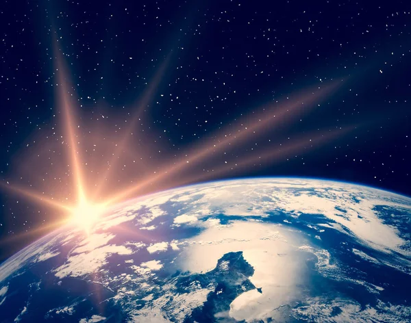 Jordens soluppgång. Elementen i denna bild möblerad av NASA. — Stockfoto