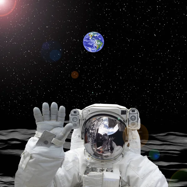 Ziemia za astronautą. Astronauta na Księżycu. Elementy — Zdjęcie stockowe