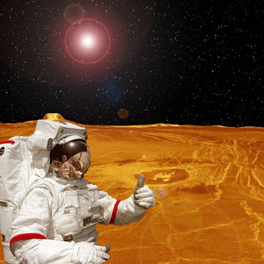 Astronot güneş dışı gezegende başparmak verir. Garip taş