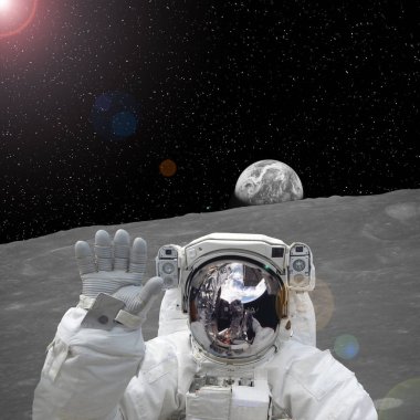 Astronot Ay 'da. Bu görüntünün elementleri NASA tarafından desteklenmektedir