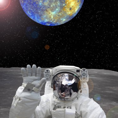 Güneş dışı gezegen ve astroanut. Bu görüntünün elemanları furn