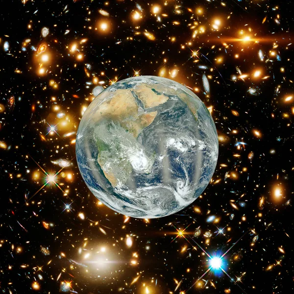 Vista del planeta Tierra desde el espacio. Gas, nebulosa, estrellas. El ele — Foto de Stock