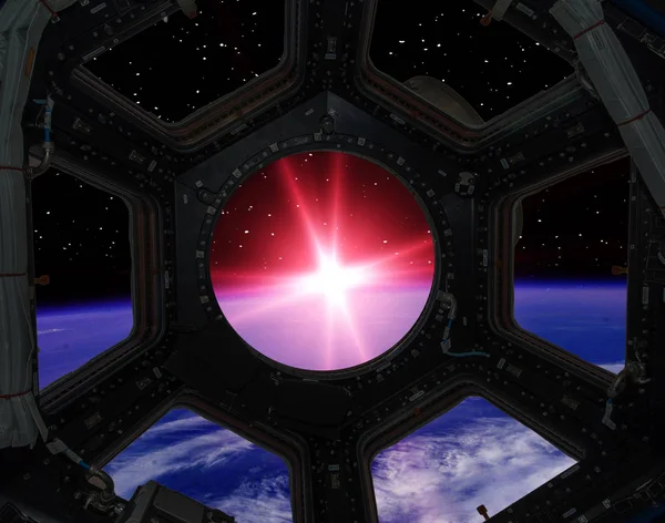 Napfelkeltét, Kilátás űrhajó. Elemei a kép bútorozott b — Stock Fotó