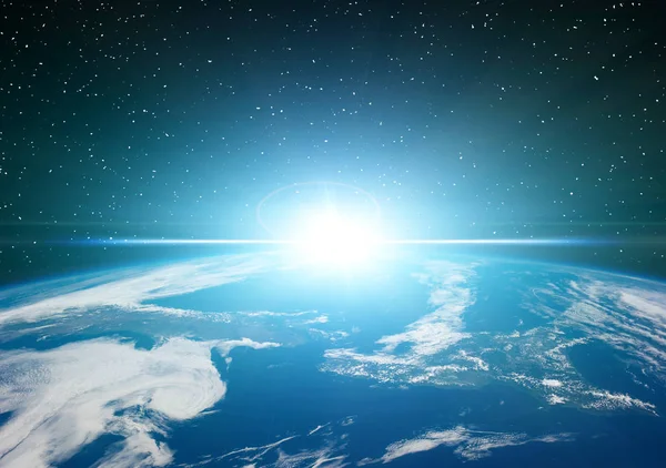 Gün doğumu, uzaydan manzara. Bu görüntünün elemanları b döşenmiş