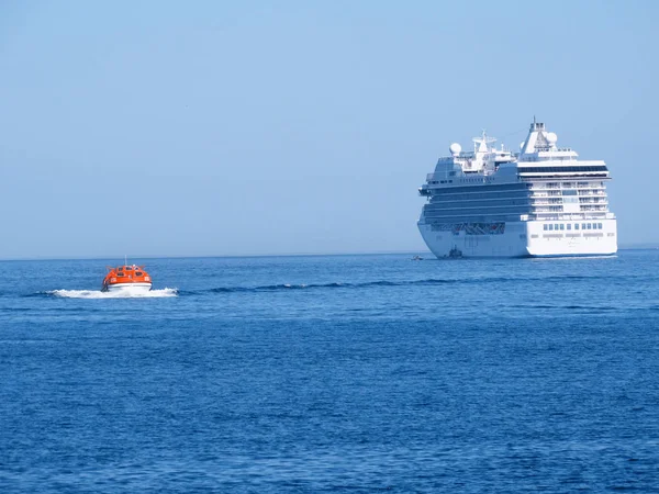 Jacht Oder Kreuzfahrtschiff Über Atlantik — Stockfoto