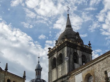 Ortaçağ Kilise kulesinde Hernani, Guipuzcoa, İspanya    