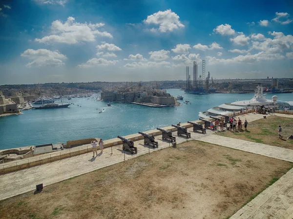 Batterie Von Valletta Mit Großem Hafen — Stockfoto