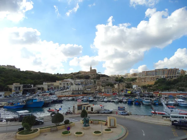 Λιμάνι Και Πόλη Mgarr Στο Πίσω Μέρος Του Νησιού Gozo — Φωτογραφία Αρχείου