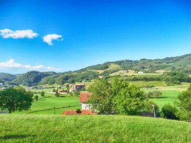 Berastegi Bask Köyü. Euskadi 'deki güzel köy.                