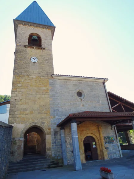 Belauntza Village Bask Bölgesindeki Eski Kilise Kulesi — Stok fotoğraf