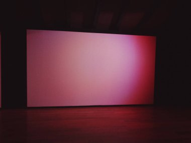 Kırmızı Duvar Arkaplanı ve Ahşap Döşeme 3D