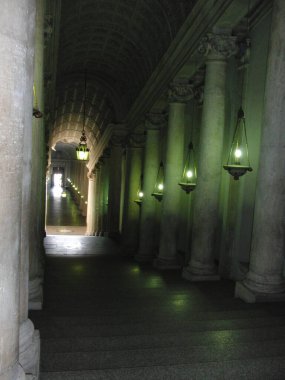 Roma 'daki St. Peter Katedrali' nde merdivenler.