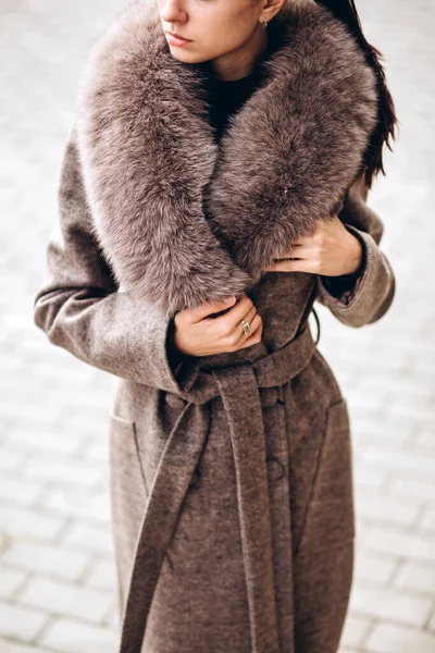 Girl Warm Coat Outdoors Model Outerwear Brunette Long Beige Coat — Stock Photo, Image