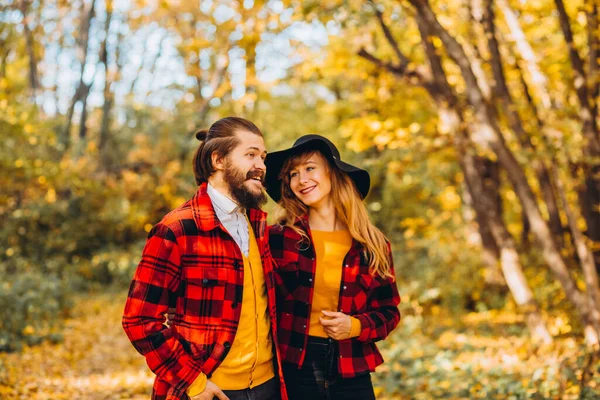 Guy Girl Walking Autumn Forest Closeup Portrait Cheerful Young Couple — Stock Photo, Image